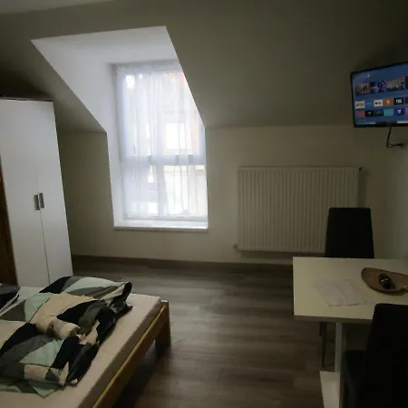 Veroland Maganszallashely Апарт-отель *