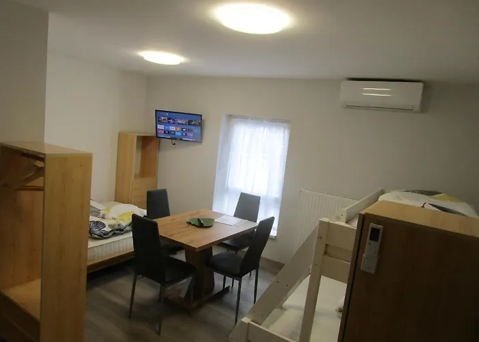 Veroland Maganszallashely 3*